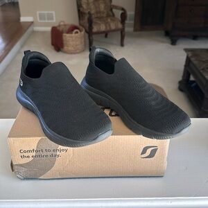 STQ all black sneakers